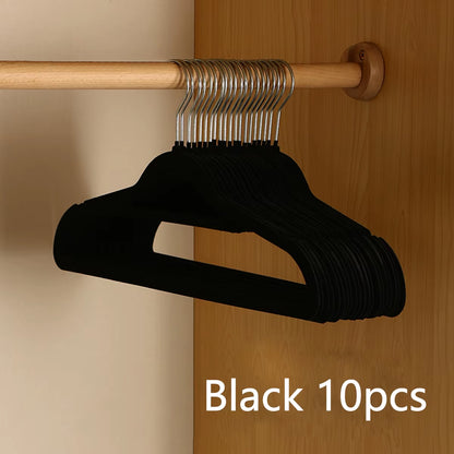 Premium Velvet Hangers – Slim, Non-Slip Space Saving Set