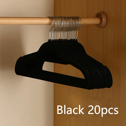 Premium Velvet Hangers – Slim, Non-Slip Space Saving Set