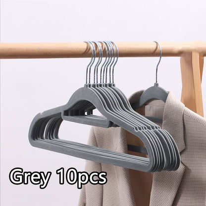Premium Velvet Hangers – Slim, Non-Slip Space Saving Set